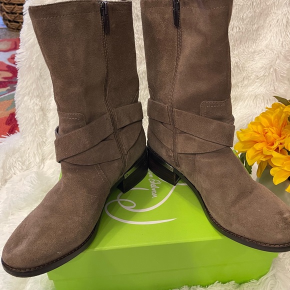 Vince Camuto Biege Suede Boots Size 8.5 - Picture 2 of 9